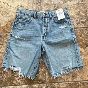 Madewell Essex Long Baggy Shorts in Blue Denim size 27. NWT